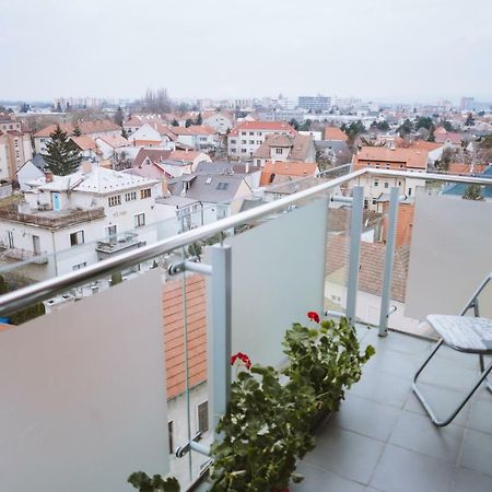 Design Apartment, The City Centre Close To The Health Spa 皮耶什佳尼 外观 照片