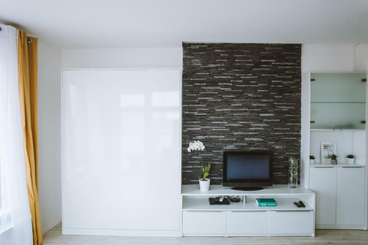 Design Apartment, The City Centre Close To The Health Spa 皮耶什佳尼 外观 照片